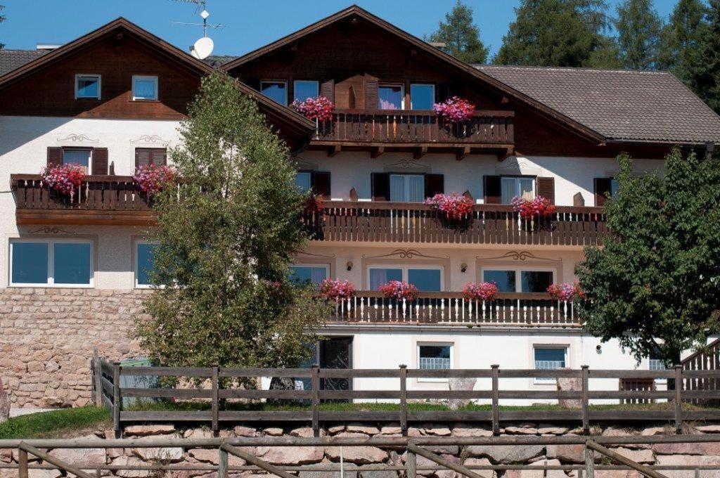 Hotel Reiterhof Edelweiss San Genesio Atesino Exterior foto
